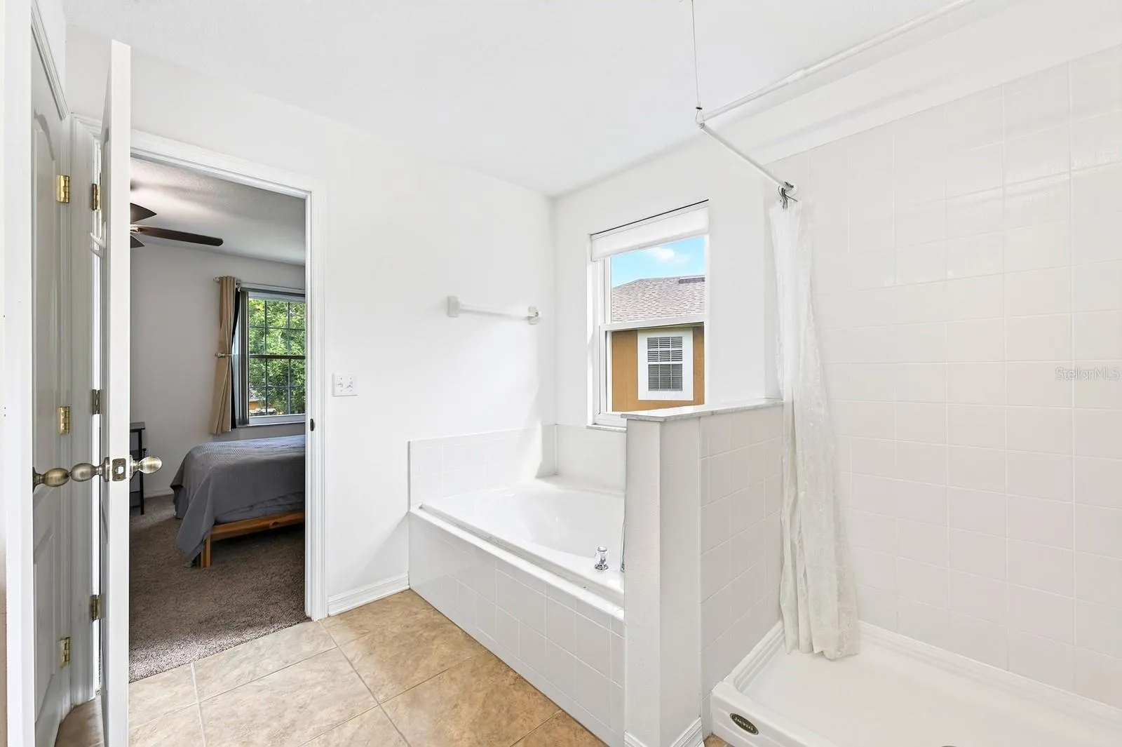 Primary en-suite bath.