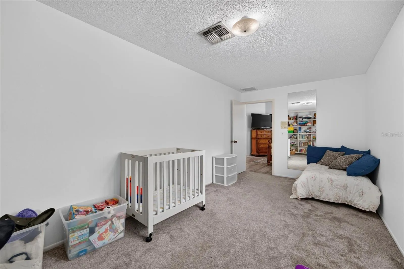 Bonus Room/Flex Space off Primary