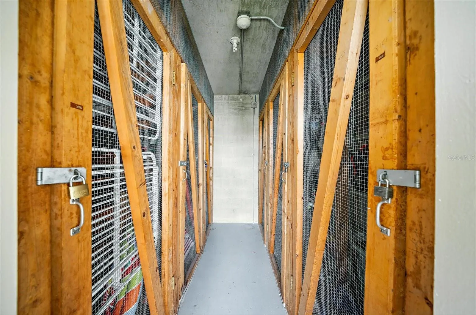 Storage area to keep your beach toys in