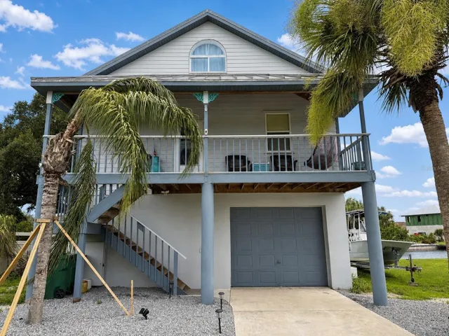 Welcome to 155 Danforth Drive in sunny Punta Gorda!