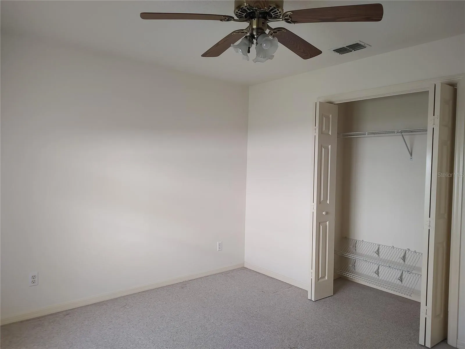 Closet in Br. 2