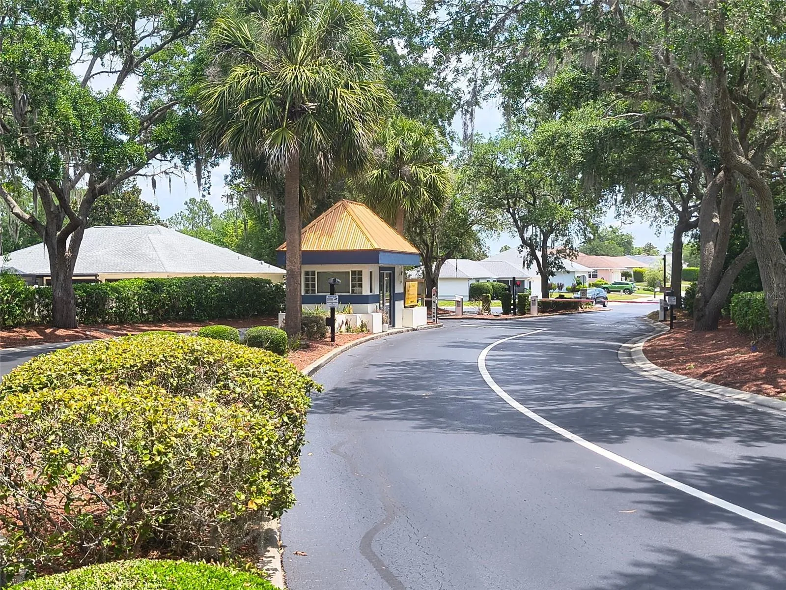 Arbor Lakes gated entry