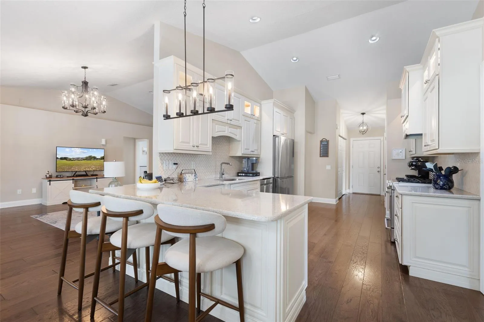 Kitchen with Breakfast Bar