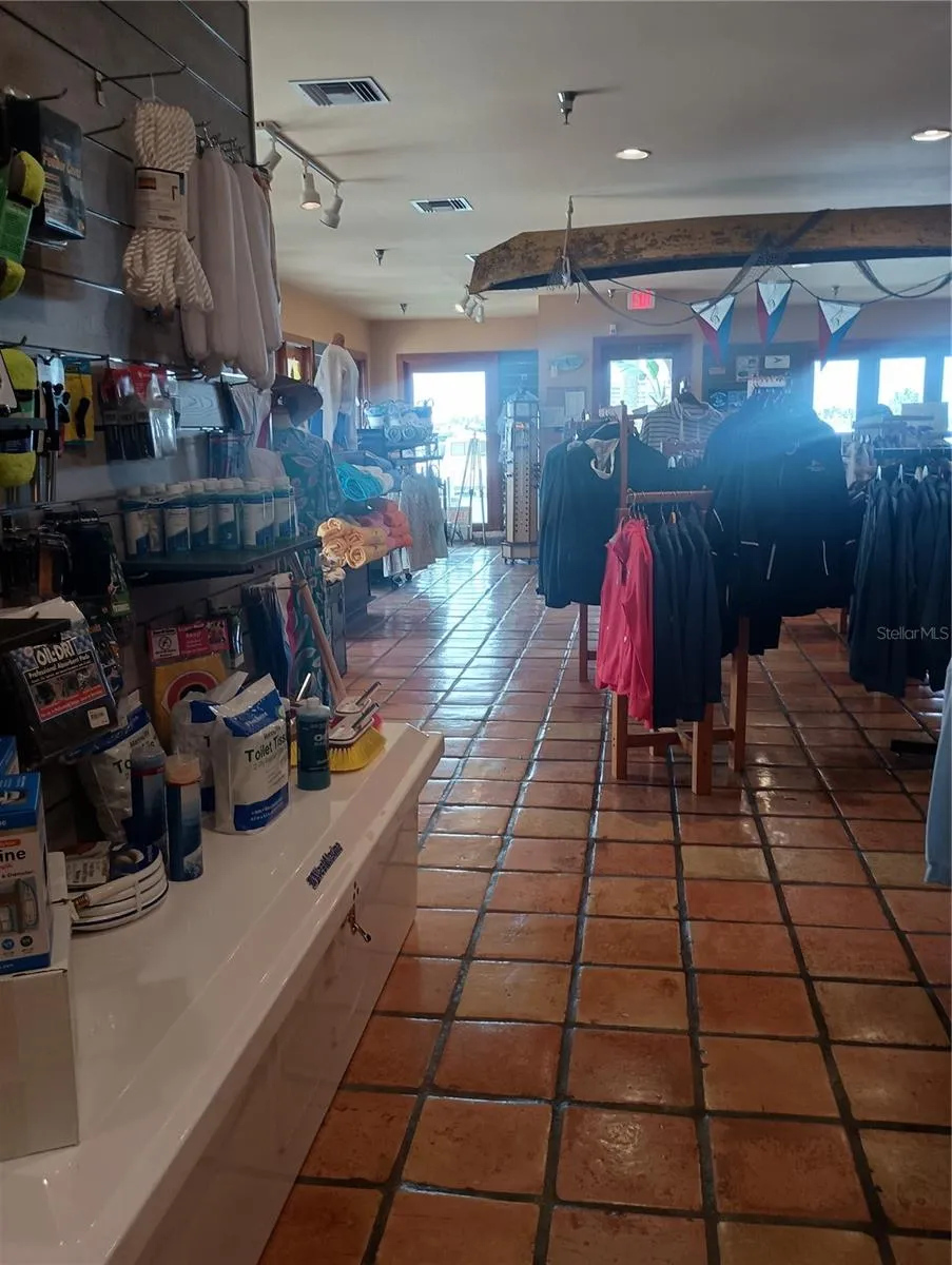 Marina Shop
