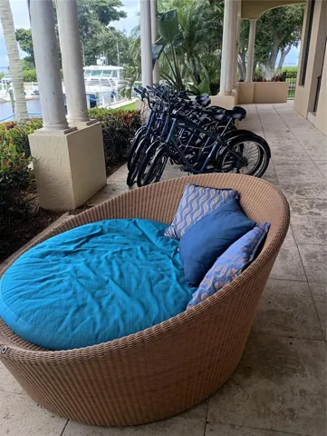 Bikes and outdoor lounge