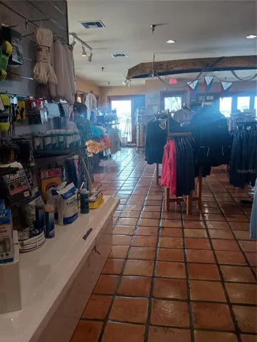 Marina Shop