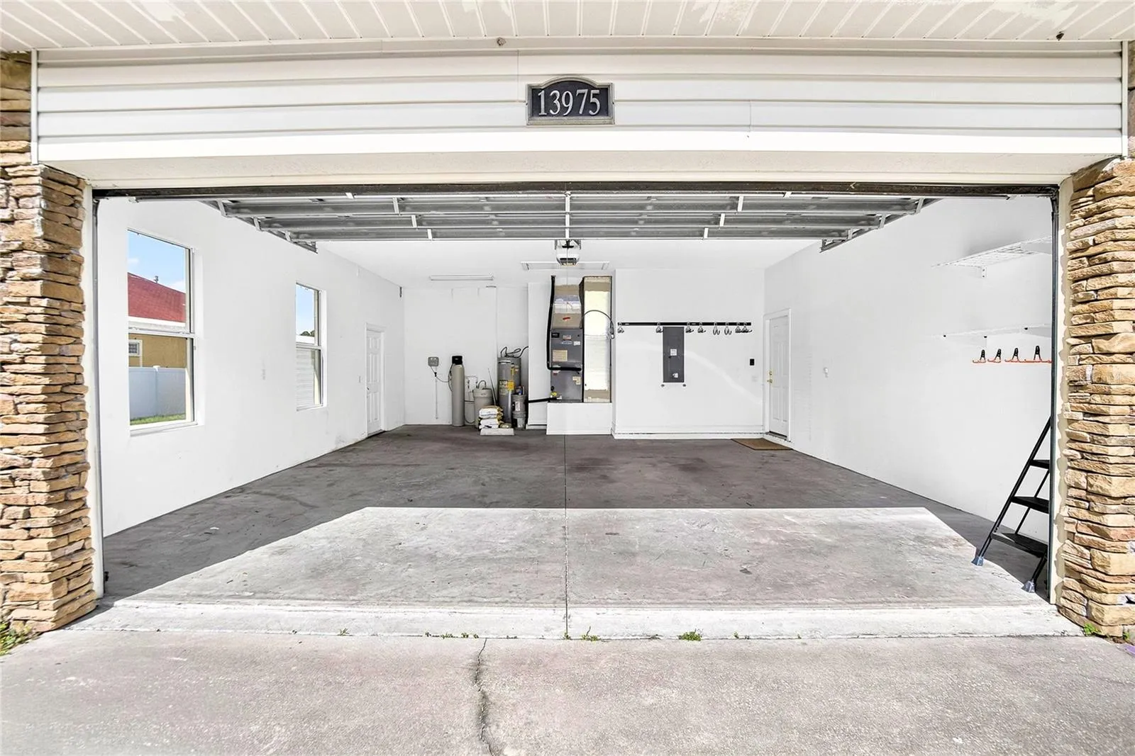 TRUCK SIZE 30 FT DEEP GARAGE