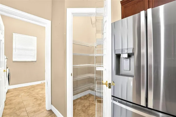 WALK IN PANTRY