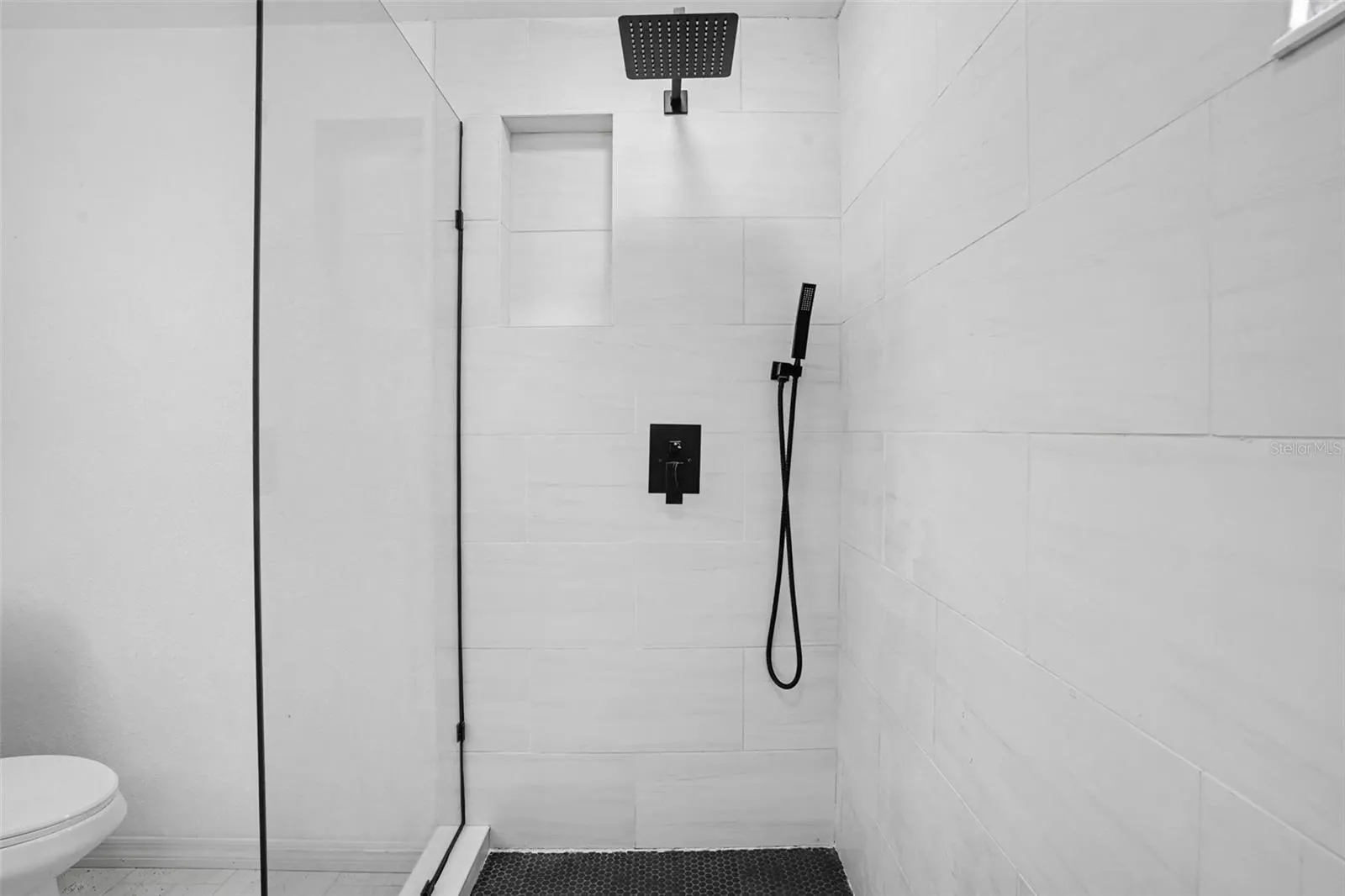 Glass Shower with 2 Rainheads