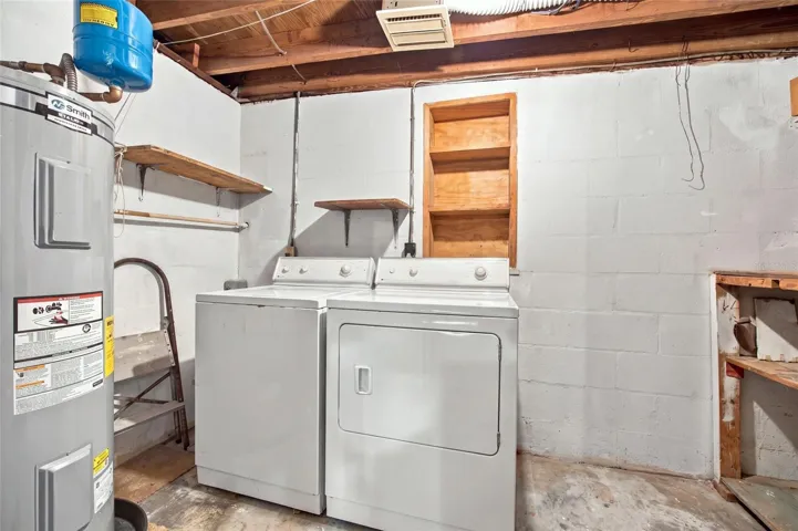 Laundry Room/Workshop/Utility Room (in Garage) 11X6