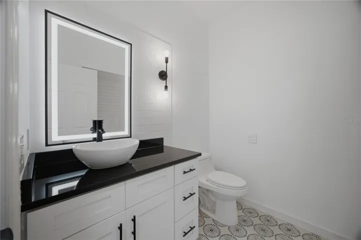 2ND BATHROOM