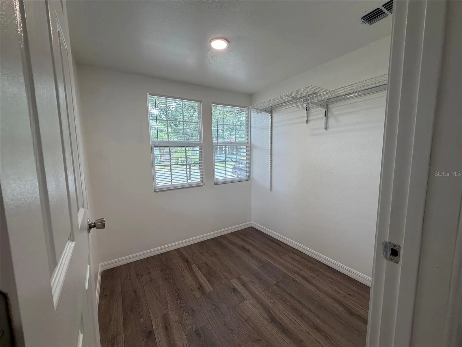 Walk-in Closet