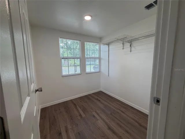 Walk-in Closet