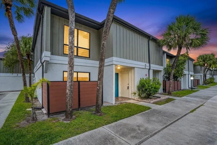 4001 Beneva Rd, #310, Sarasota, FL 34233