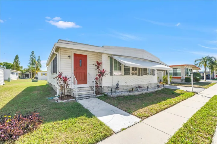 Welcome to Fairway Village #502!