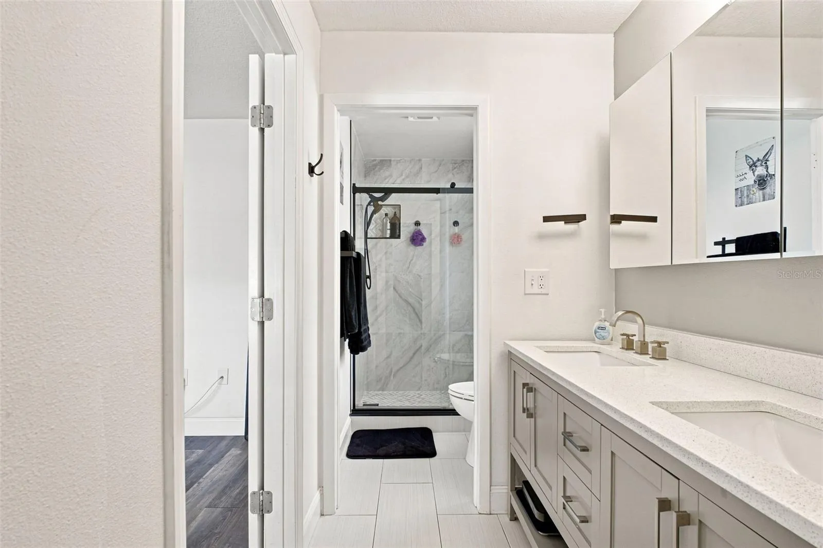Master bedroom Bathroom