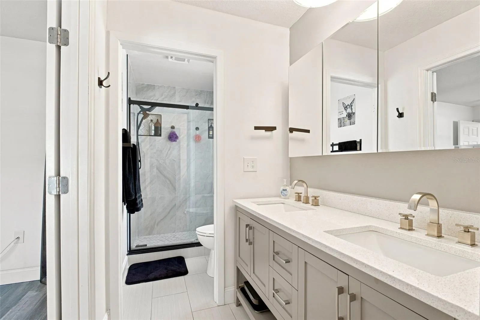 Master bedroom Bathroom