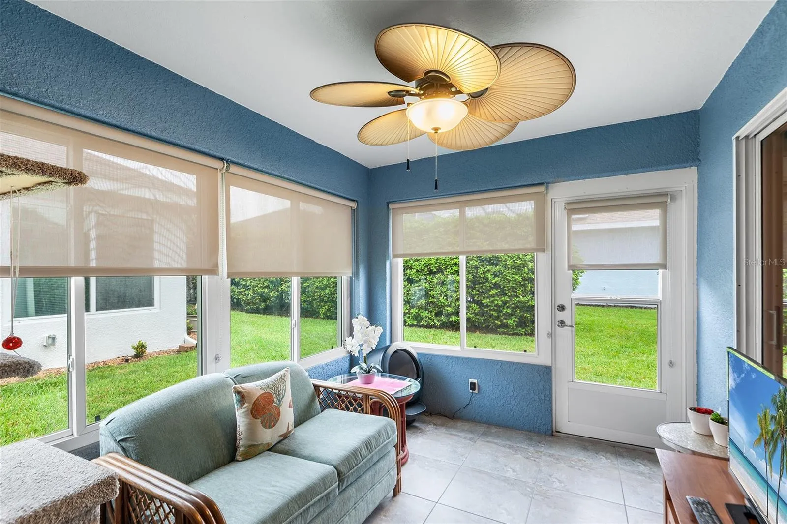 Cozy, cooled, all season Florida Room