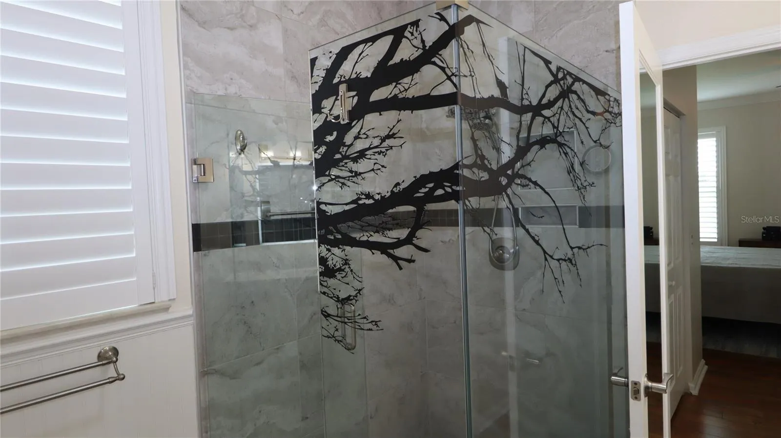stunning walk in shower...
