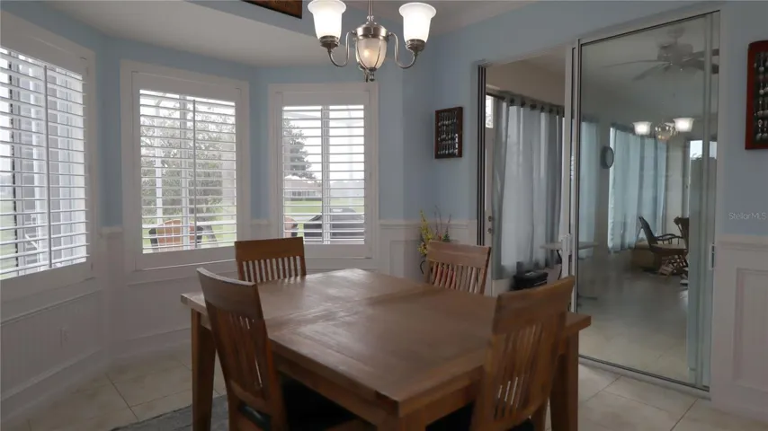 and lanai access!