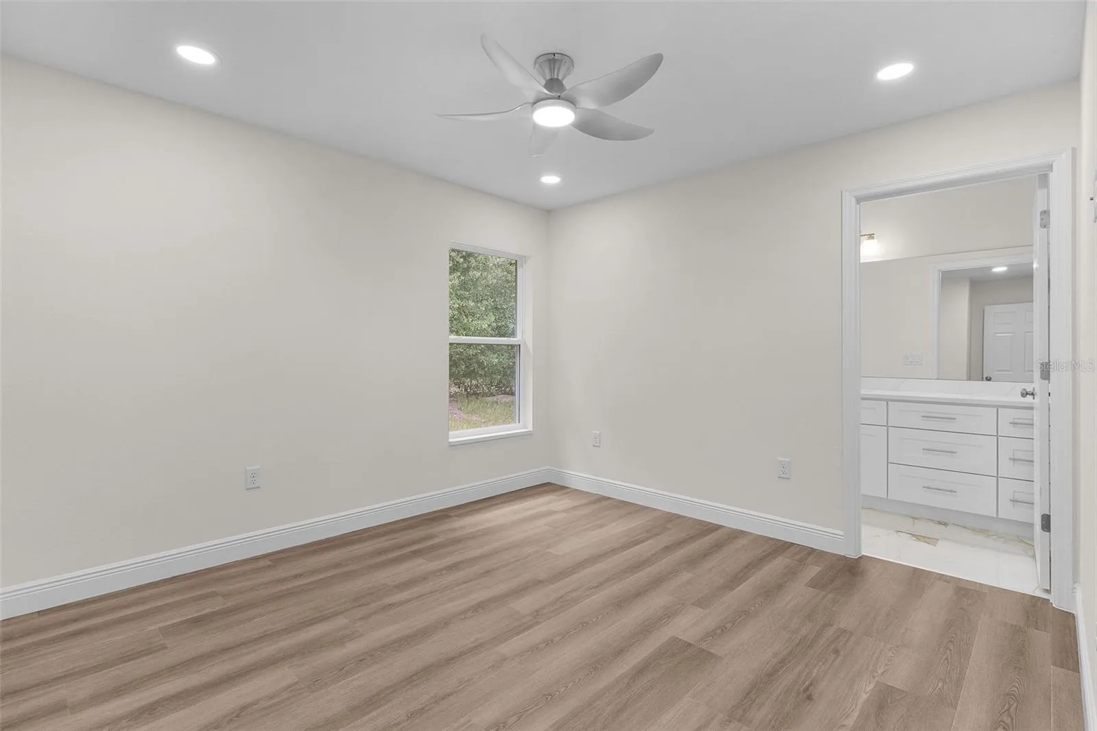 Guest Suite with private bathroom