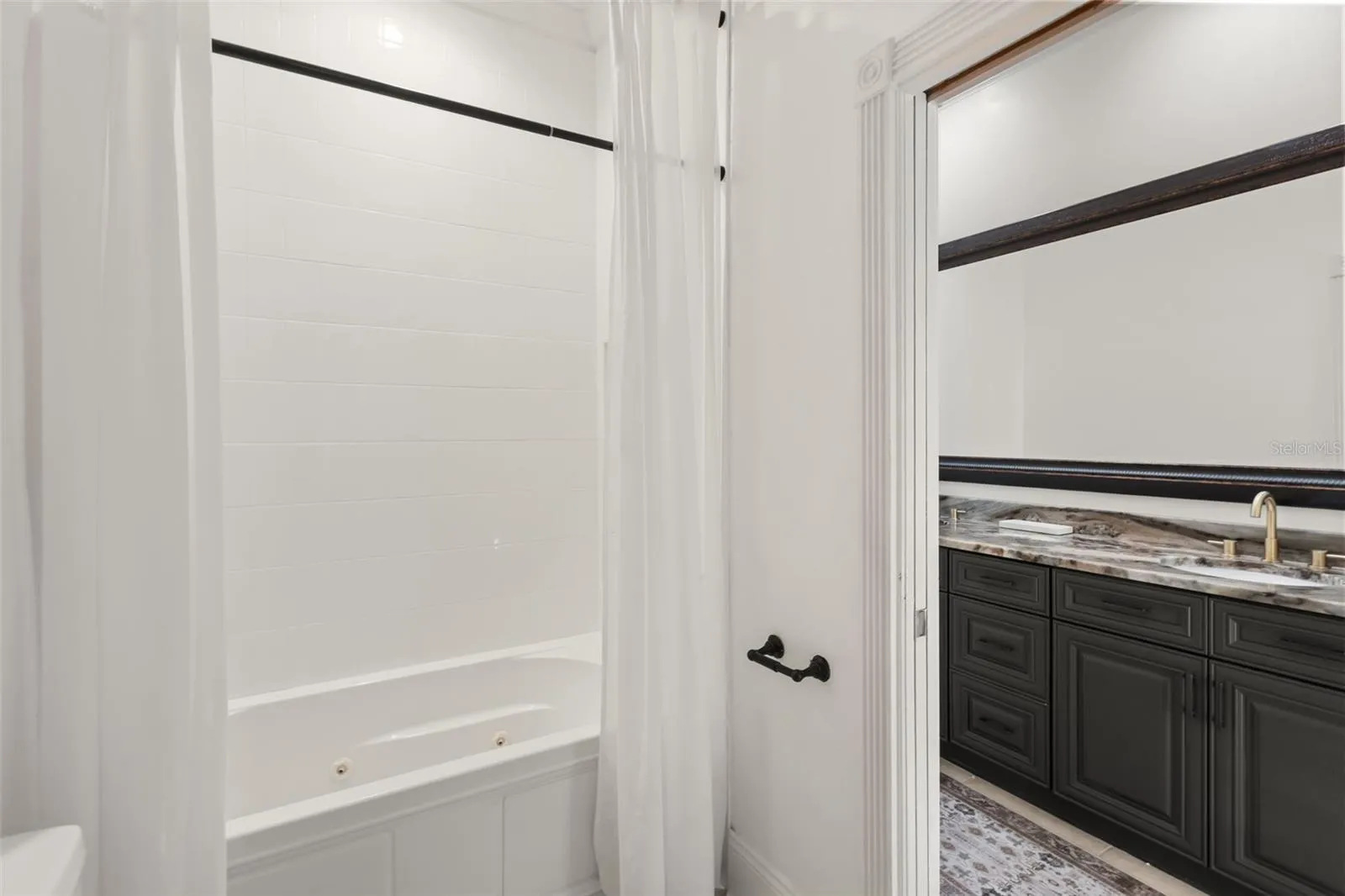 Upstairs Hall Bathroom