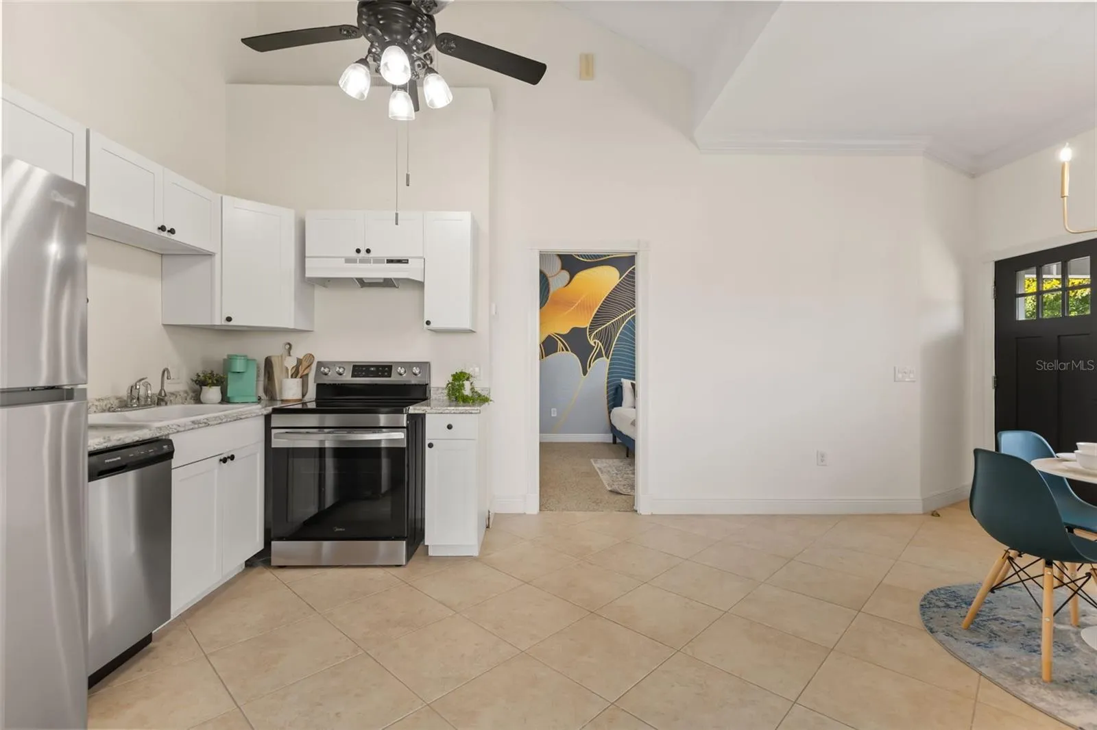 In-Law Suite 2 Eat-in Kitchen