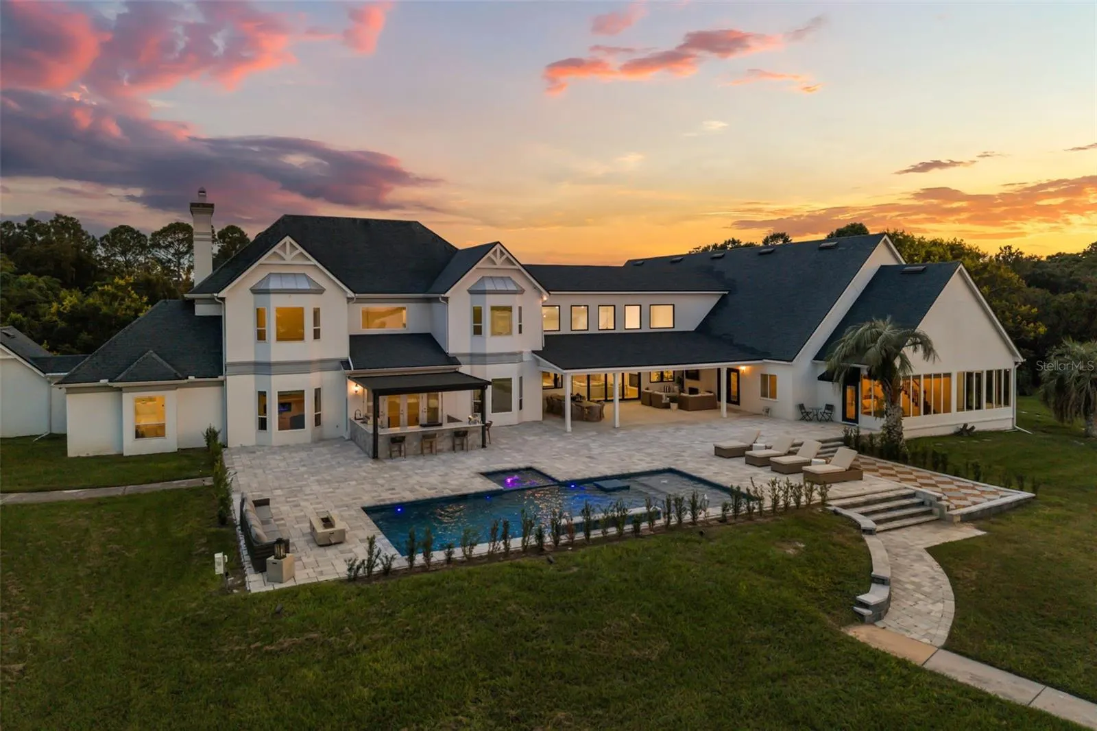Pool, Lanai, Outdoor Kitchen