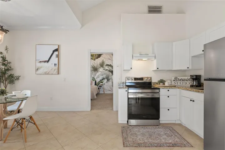 In-Law Suite 1 Eat-in Kitchen