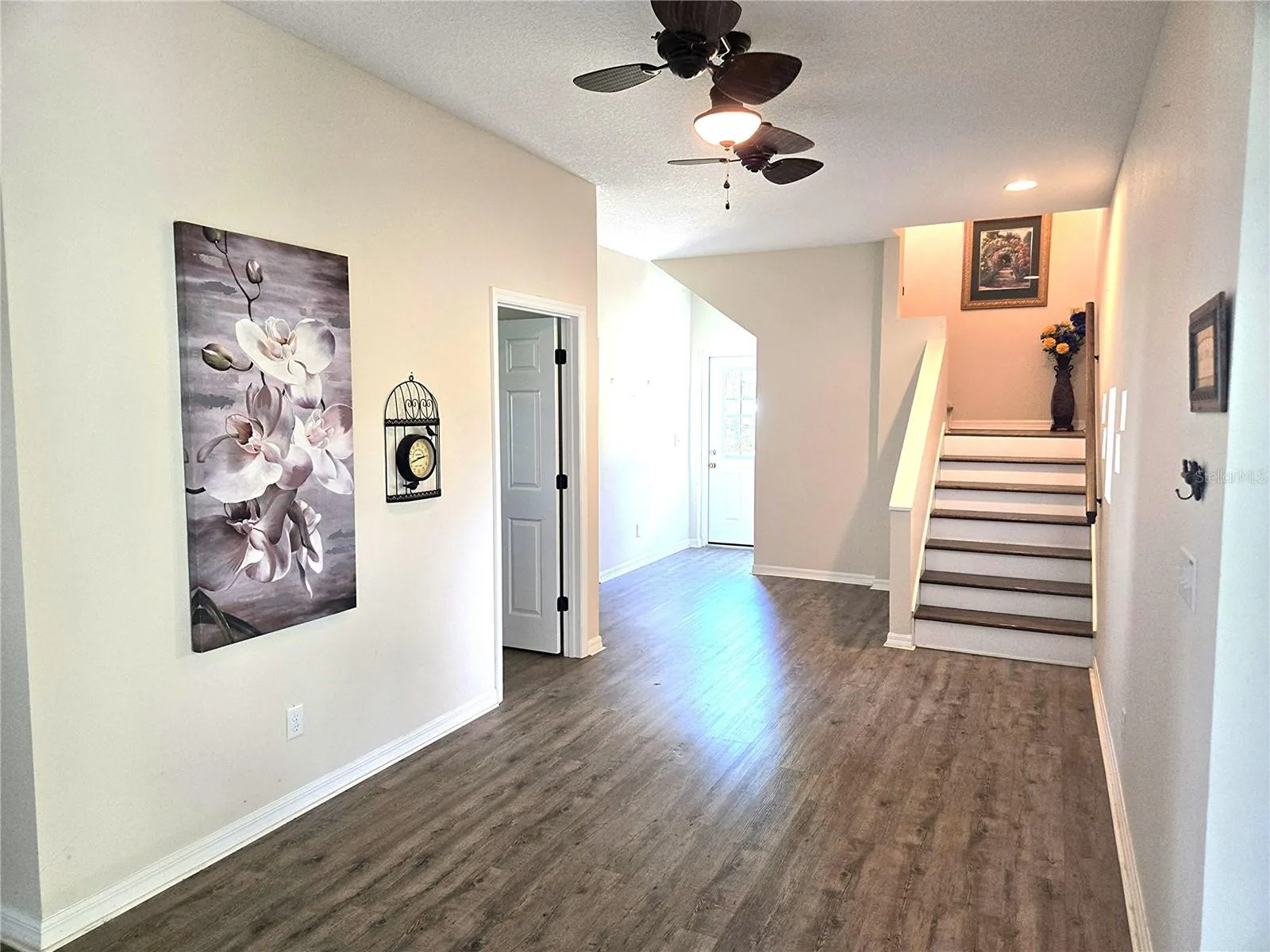 Den &amp; entry area 1st floor