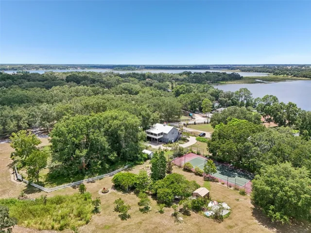 Country Living on 2.5 Acres Overview