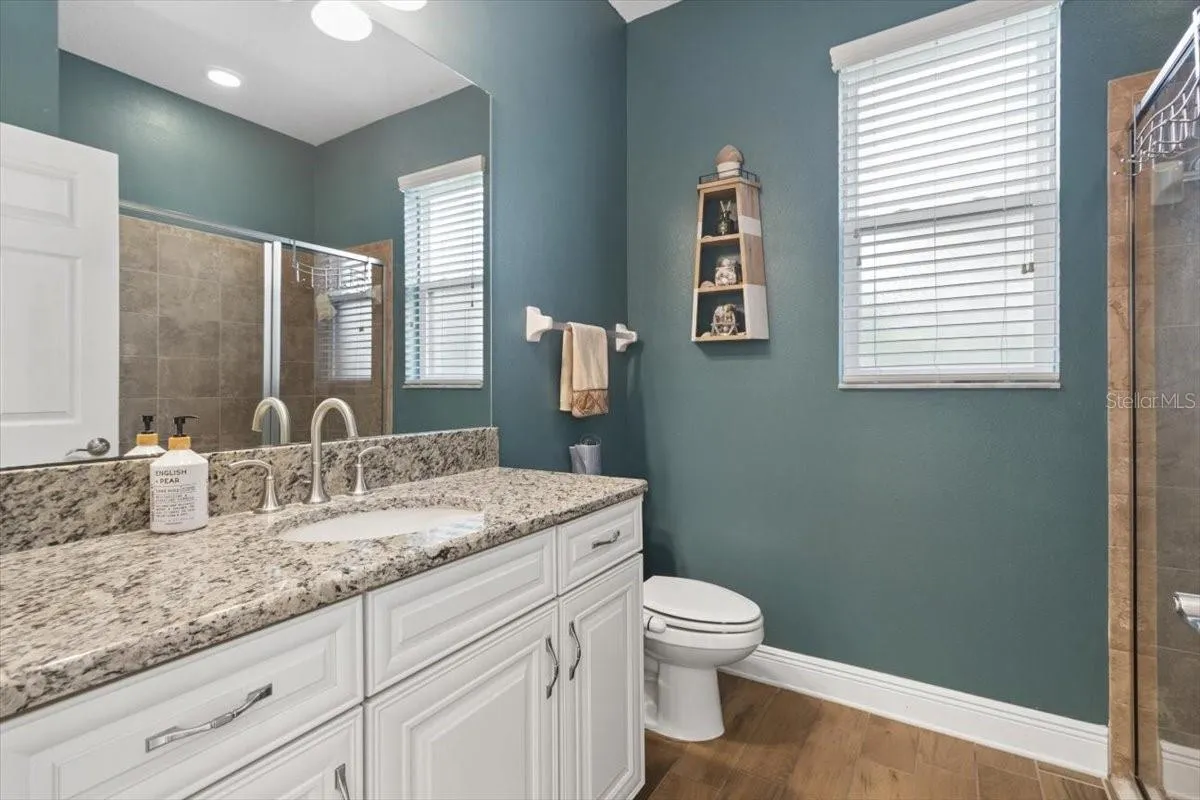 Full first floor bathroom