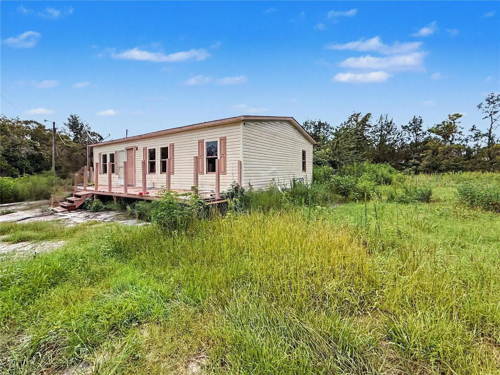 3.85 Acres / 3-beroom, 2-bathrooms16036 BOSLEY DRSPRING HILL, FL