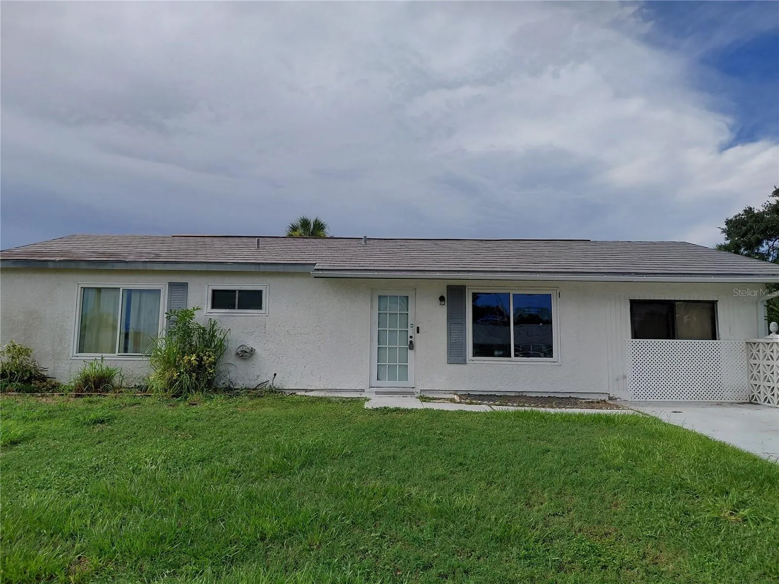 LOCATION!!!! 3/2 home close to everything!