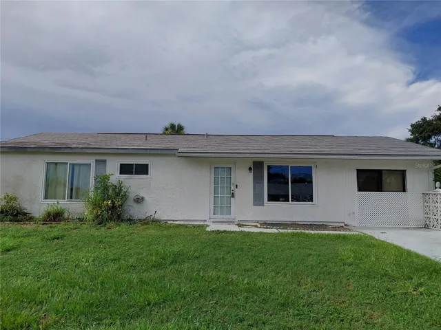 LOCATION!!!! 3/2 home close to everything!
