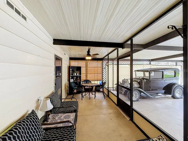 Front side screen room