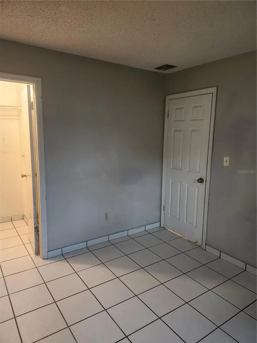 BEDROOM 4B