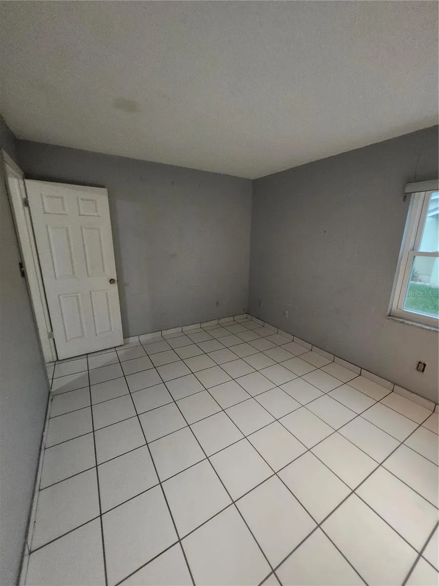 BEDROOM 4C