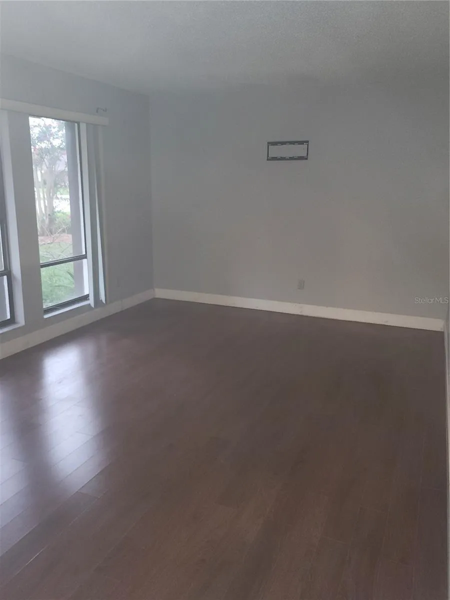 FORMAL LIVING ROOM3