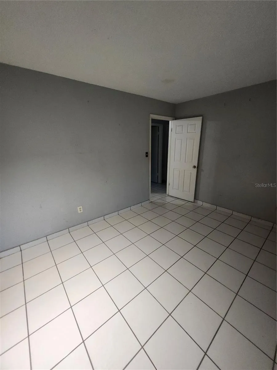 BEDROOM 4B