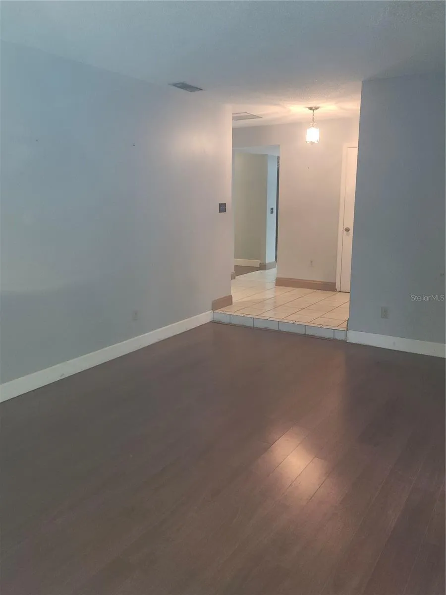 FORMAL LIVING ROOM4