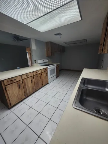 KITCHEN AND BREAKFAST NOOK2
