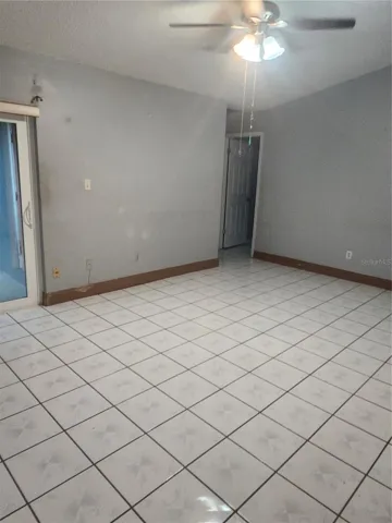 HALL BATH WITH YARD ACCESS B