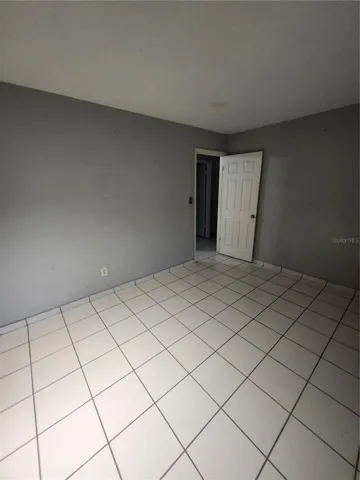 BEDROOM 4B