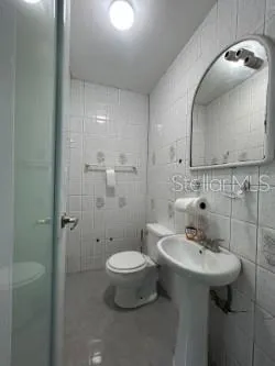 Medio Baño •Powder Room