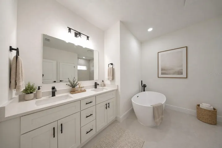 Primary bathroom - virtual staging