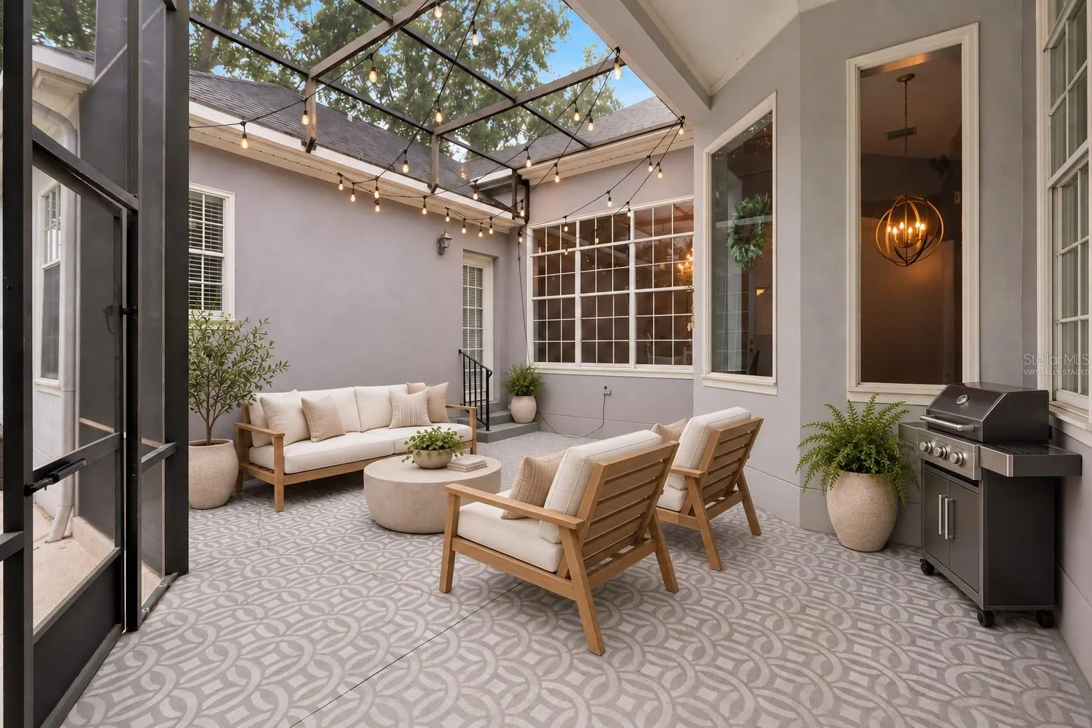 Screened Lanai - Virtually Staged