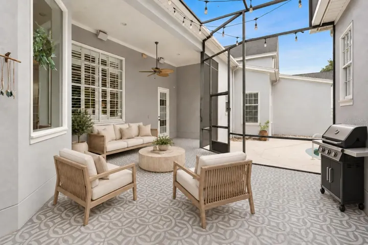 Screened Lanai - Virtually Staged