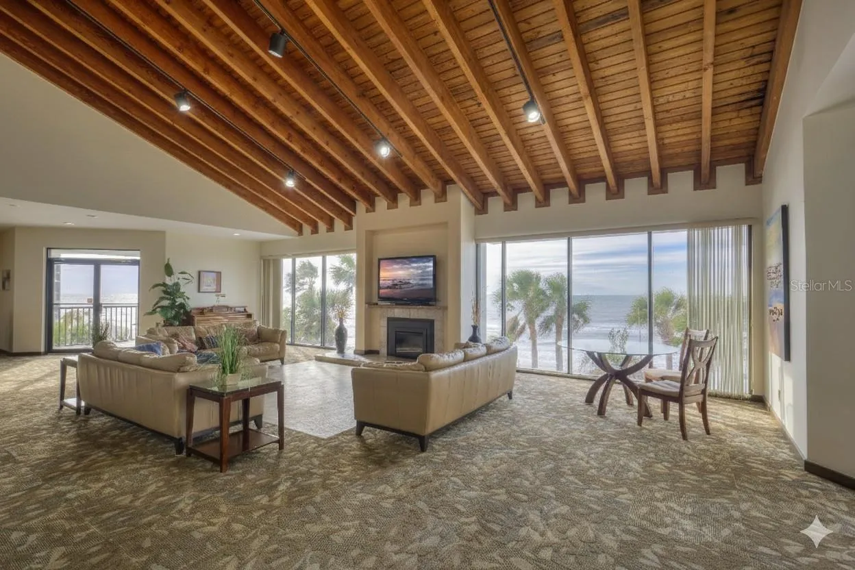 Host a birthday bash, majong tournament or friends and family in the common area parlor which includes a bar area, catering kitchen, piano, billiard table and stunning views.