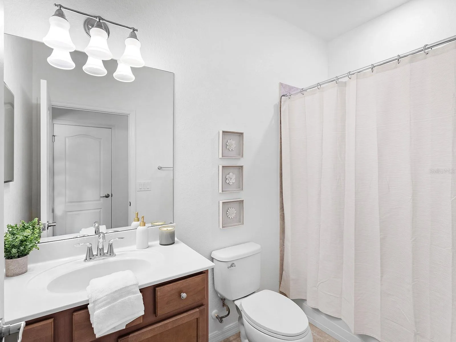 Guest Bedroom 3 w/ adjacent bathroom